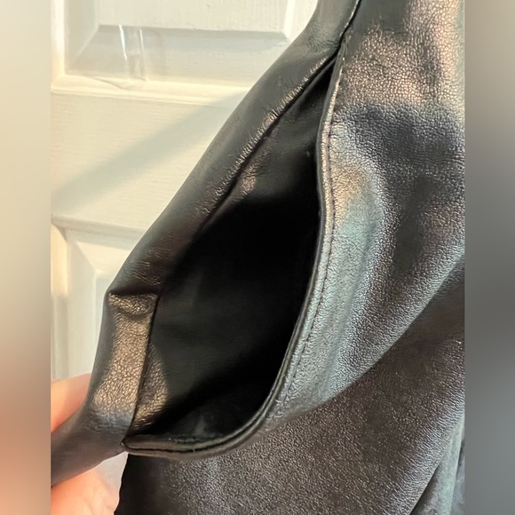 NWT 🖤 FAUX Leather , Lined , Pleated , Mini Skirt with POCKETS! Zipper on Back - Picture 5 of 12